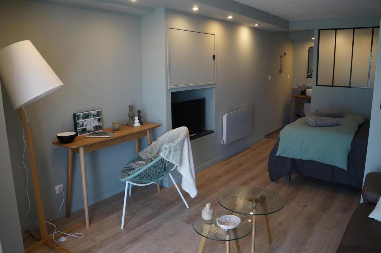A L'Oree Du Bois - Chambres D'Hotes Hostun Rum bild