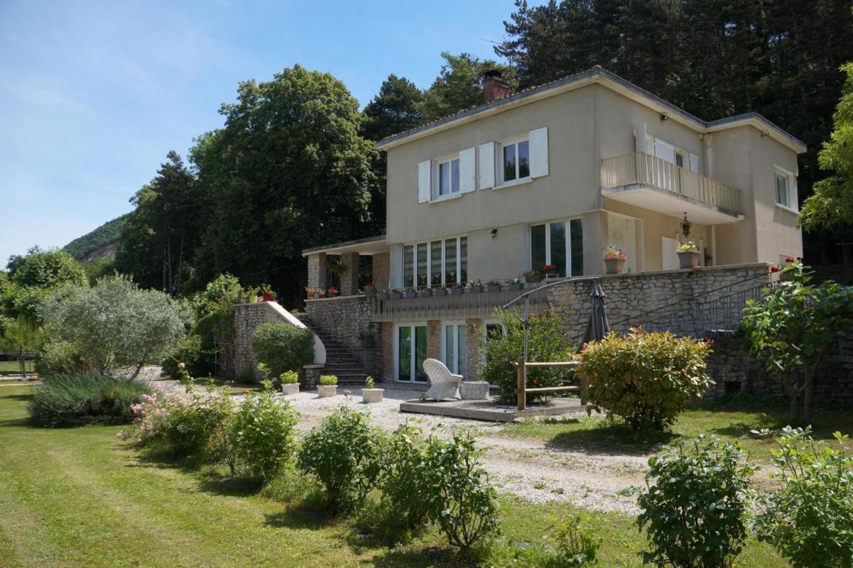 A L'Oree Du Bois - Chambres D'Hotes Hostun Exteriör bild