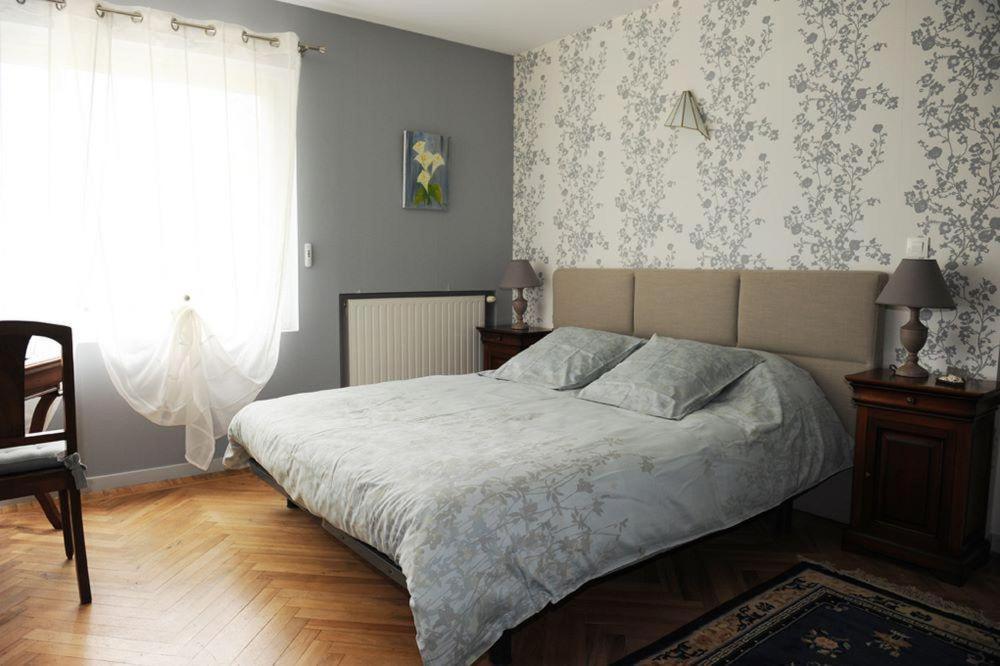 A L'Oree Du Bois - Chambres D'Hotes Hostun Rum bild